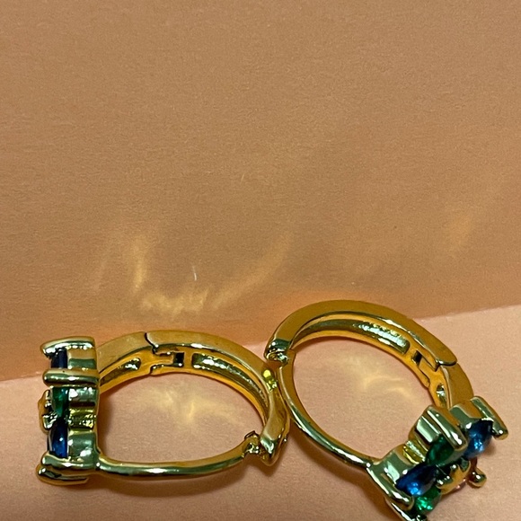 🦩girls earrings 🦩 - Picture 2 of 10